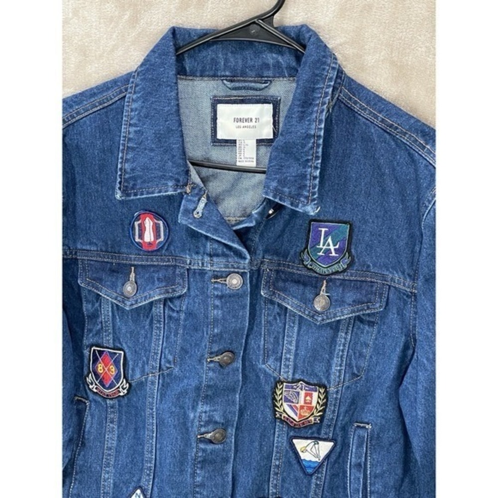 Forever 21 Womens Denim Jacket Blue LA Patches Trucker Style Size L